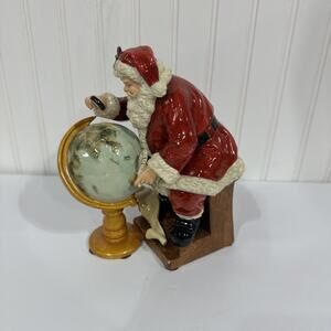 Christmas Santa Traveling The World Globe Checking His List Twice 9” Figurine